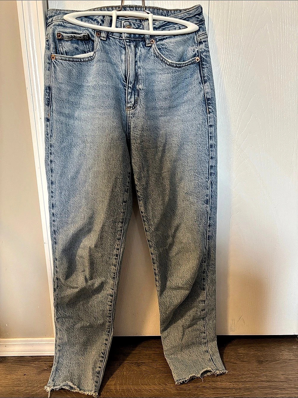 Garage mom Jeans Distressed Blue Waist 27